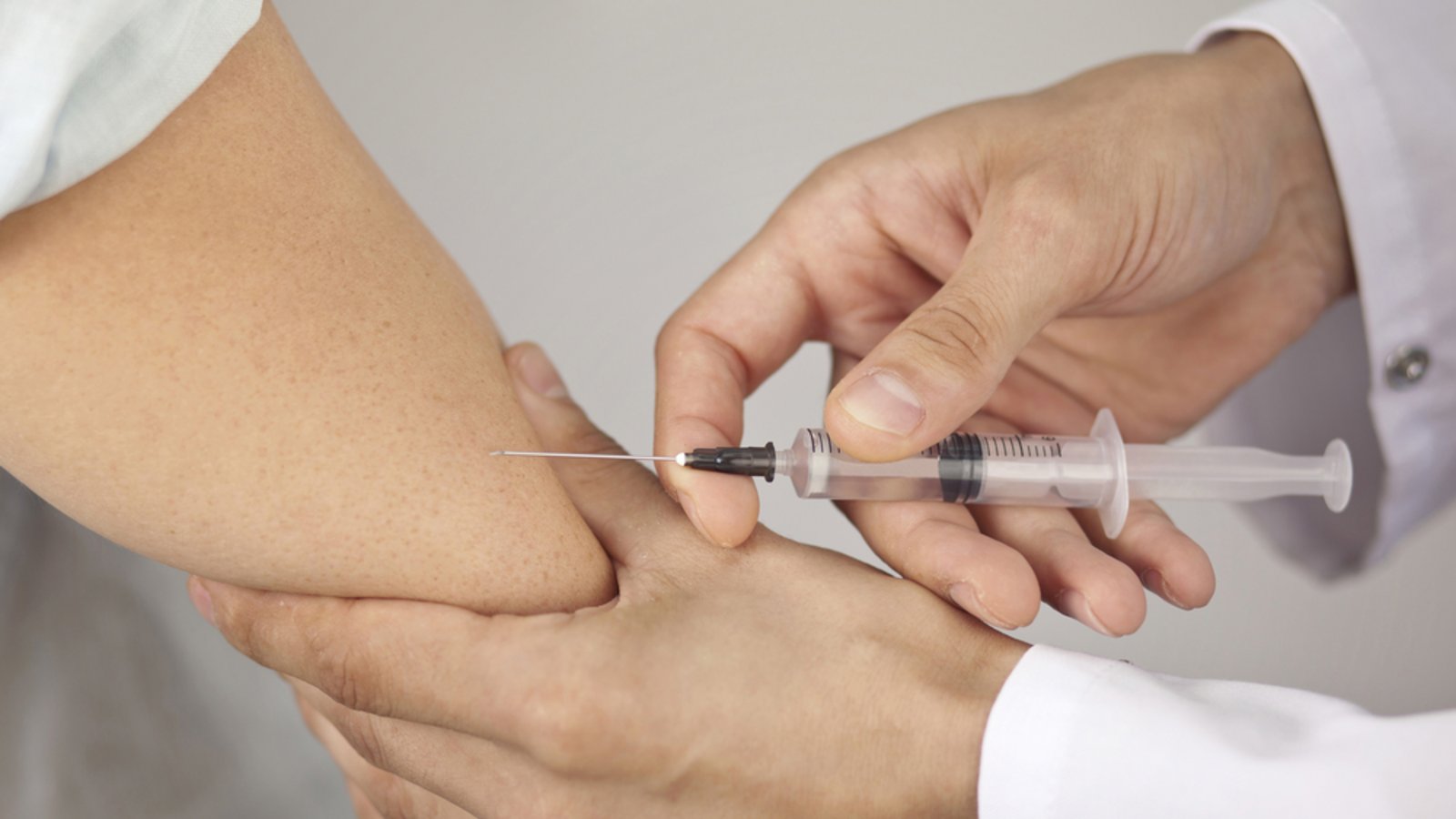 Es gibt bereits Impfstoffe gegen das Virus.Foto: pixbull / shutterstock.com Es gibt bereits Impfstoffe gegen das Virus.Foto: pixbull / shutterstock.com