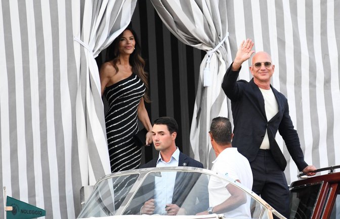 Für das Wochenende soll Venedig ihnen gehören: Amazon-Chef Jeff Bezos und seine Verlobte Lauren Sánchez.<span class='image-autor'>Foto: IMAGO/ABACAPRESS</span>