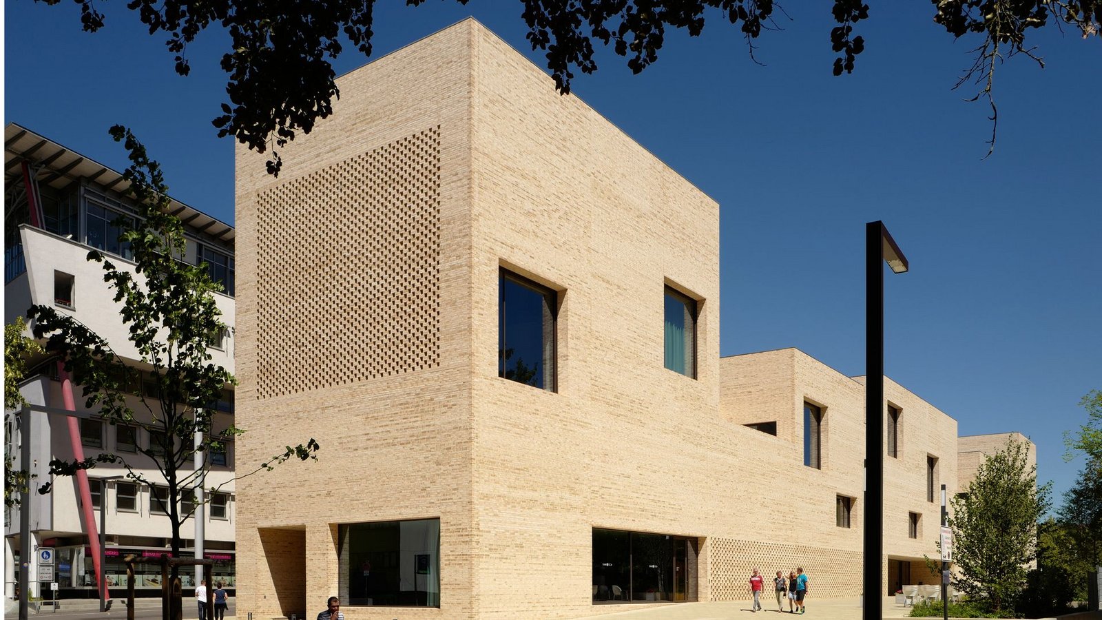 Die Stadtbibliothek Heidenheim hat der Schweizer Architekt Max Dudler entworfen.Foto: /Klaus Peter Preußger Die Stadtbibliothek Heidenheim hat der Schweizer Architekt Max Dudler entworfen.Foto: /Klaus Peter Preußger
