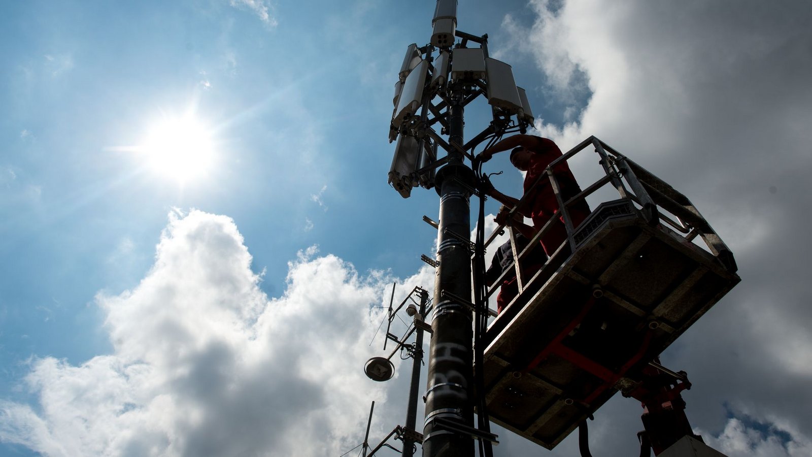 Vodafone Deutschland wird das veraltete Mobilfunknetz GSM (2G) zwei Jahre früher als geplant abschalten. (Archivfoto)Foto: picture alliance / dpa