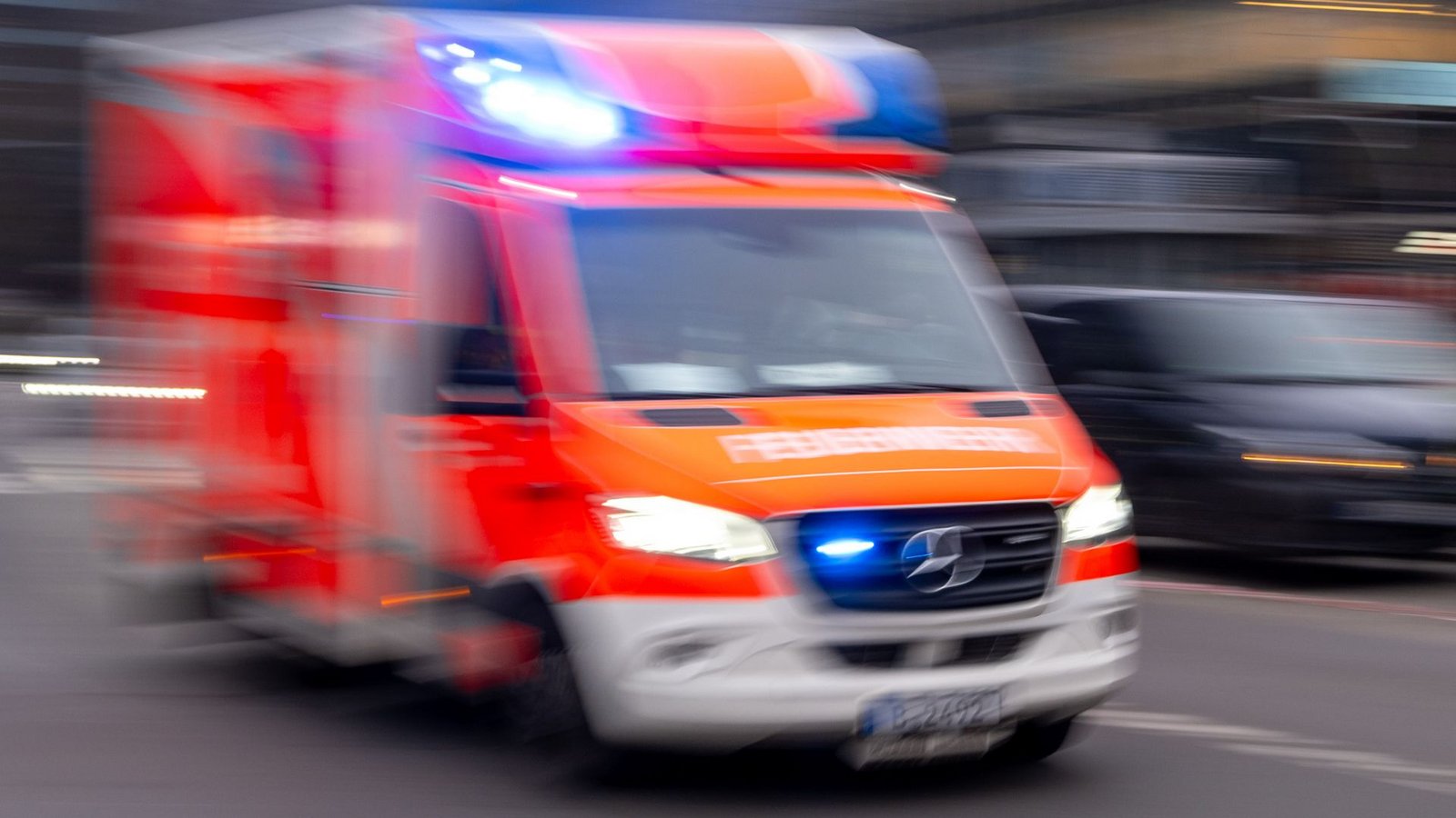 Das Kind kam mit einem Rettungswagen in ein Krankenhaus, Lebensgefahr bestand nicht. (Symbolbild)Foto: Monika Skolimowska/dpa Das Kind kam mit einem Rettungswagen in ein Krankenhaus, Lebensgefahr bestand nicht. (Symbolbild)Foto: Monika Skolimowska/dpa