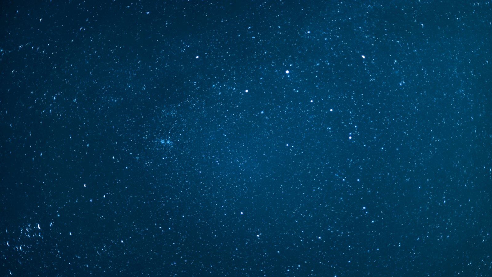 In diesem Artikel erfahren Sie, warum Sterne am Nachthimmel flackern und wie der Effekt entsteht.Foto: Guteksk7 / Shutterstock.com