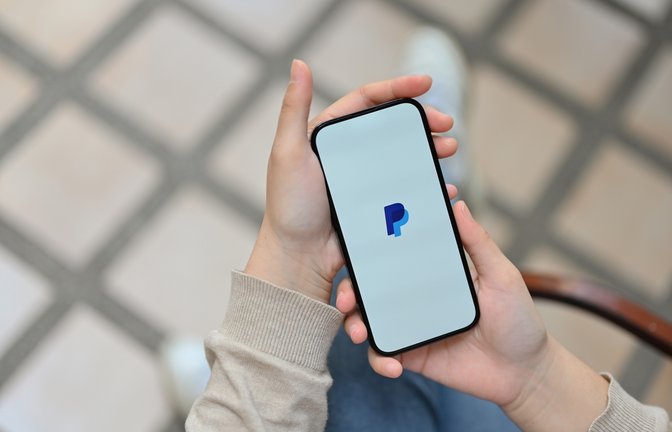 Bei PayPal kommt es aktuell zu Störungen.<span class='image-autor'>Foto: BongkarnGraphic / shutterstock.com</span>