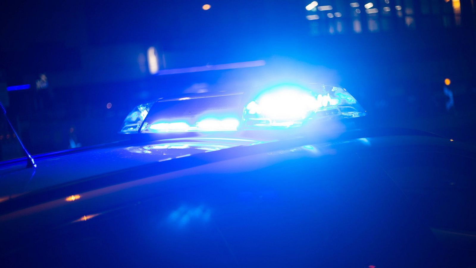 Die Polizei fahndet nach einem Raubüberfall in Hechingen. Das Täterfoto ist aus rechtlichen Gründen in der Fotostrecke.Foto: IMAGO/aal.photo/IMAGO/Alexander Pohl Die Polizei fahndet nach einem Raubüberfall in Hechingen. Das Täterfoto ist aus rechtlichen Gründen in der Fotostrecke.Foto: IMAGO/aal.photo/IMAGO/Alexander Pohl