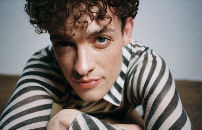 Beim ESC läuft alles auf drei Minuten heraus, mit einem Album erschafft man dagegen eine ganze Welt, sagt Nemo.<span class='image-autor'>Foto: Universal/Alex Ostrohliad</span>