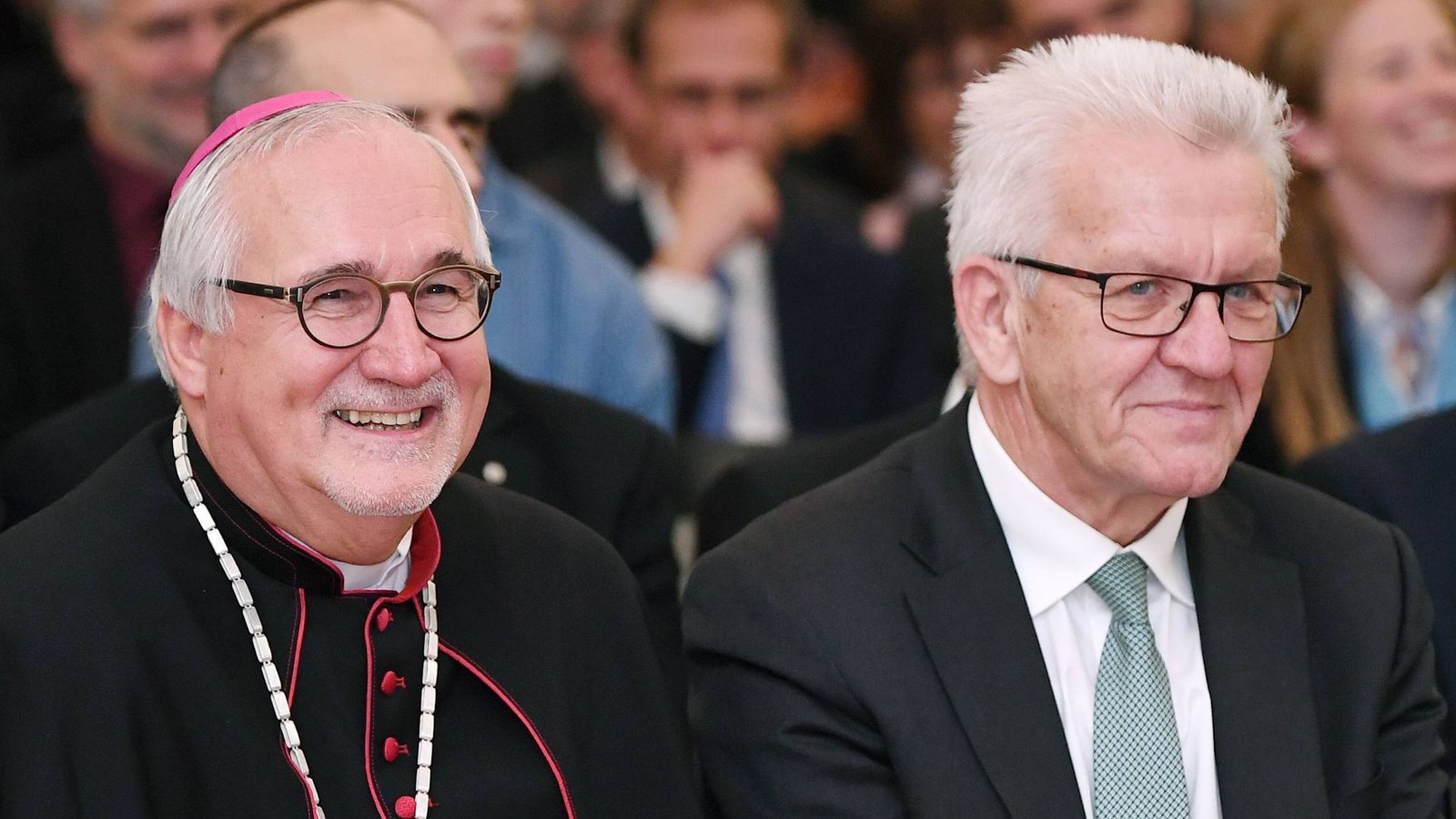 Bischof Gebhard Fürst (li.) und der baden-württembergische Ministerpräsident Winfried Kretschmann kennen sich gut. (Symbolbild)Foto: imago//Markus Ulmer Bischof Gebhard Fürst (li.) und der baden-württembergische Ministerpräsident Winfried Kretschmann kennen sich gut. (Symbolbild)Foto: imago//Markus Ulmer