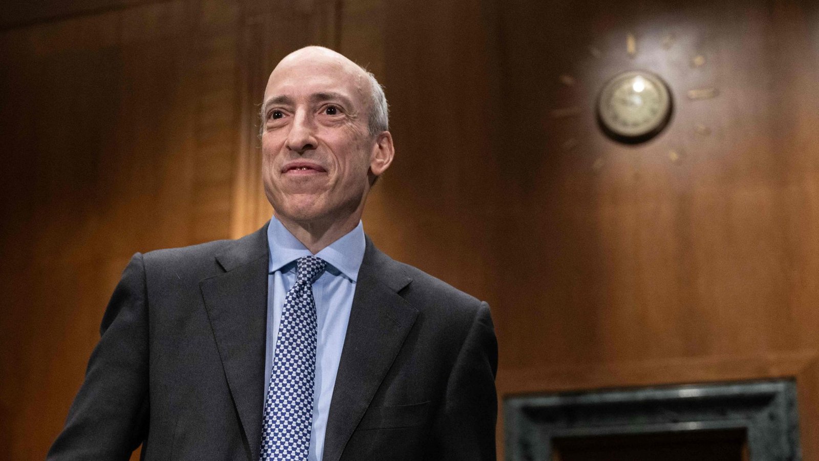 Der Vorsitzende der US-Börsenaufsicht SEC, Gary Gensler will im Januar zurücktreten. (Archivbild)Foto: AFP/ANDREW CABALLERO-REYNOLDS