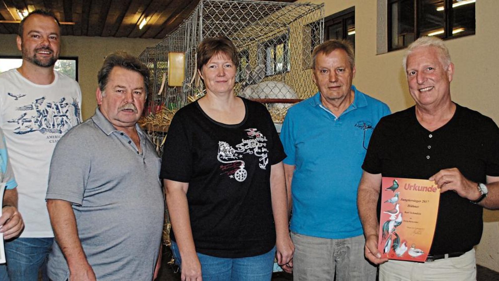 Die erfolgreichen und langjährigen Mitglieder vom Illinger Kleintierzuchtverein (von links): Heinz Speidel, Marco Mannhardt, Rolf Haberstroh, Diana Zillmann, Norbert Mannhardt, Karl Schmälzle und Tim Mannhardt. Foto: Stahlfeld Die erfolgreichen und langjährigen Mitglieder vom Illinger Kleintierzuchtverein (von links): Heinz Speidel, Marco Mannhardt, Rolf Haberstroh, Diana Zillmann, Norbert Mannhardt, Karl Schmälzle und Tim Mannhardt. Foto: Stahlfeld
