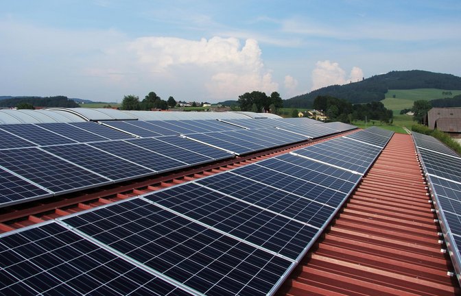 Solarmodule werden angesichts stark wachsender Kosten für Wärme und Strom „immer wichtiger“, sagt Berater Lampe. <span class='image-autor'>Foto: Pixabay</span>