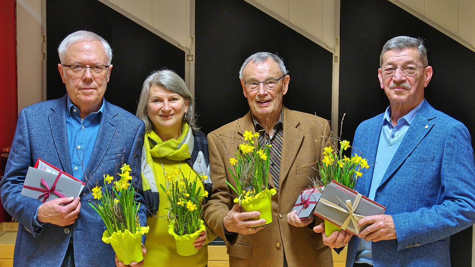 Die Geehrten beim Chor Eintracht Illingen (von links): Herbert Geisler, die Vorsitzende Elke Henz, Heinz Reich und Bruno Winkler.  Foto: p