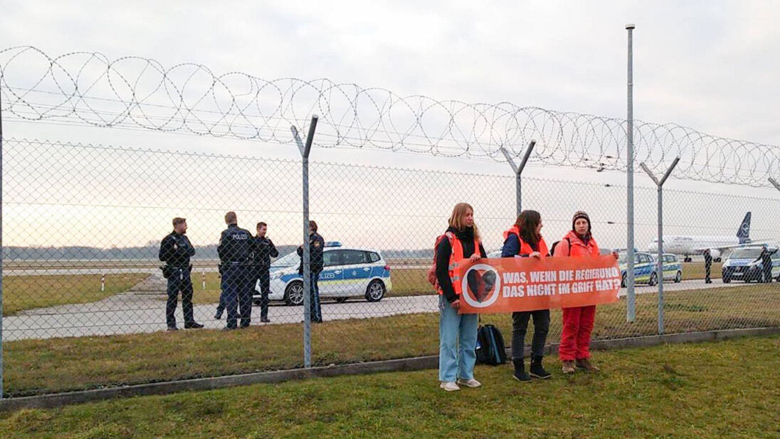 Am Flughafen München kam es zu Protesten.Foto: IMAGO/LGPB