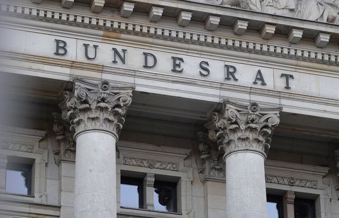 Der Bundesrat stimmte am Freitag einer Initiative zur Verschärfung des Waffenrechts zu. (Symbolbild)<span class='image-autor'>Foto: dpa/Demy Becker</span>