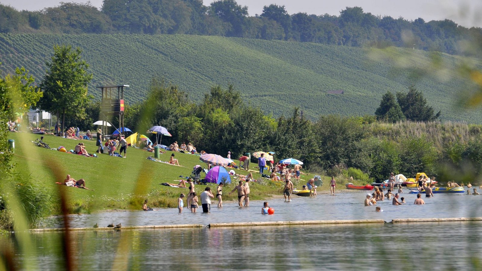 Baden verboten: Bakterien belasten das Wasser in der Ehmetsklinge (Archivfoto).Foto: IMAGO/imageBROKER/Bildagentur Geduldig