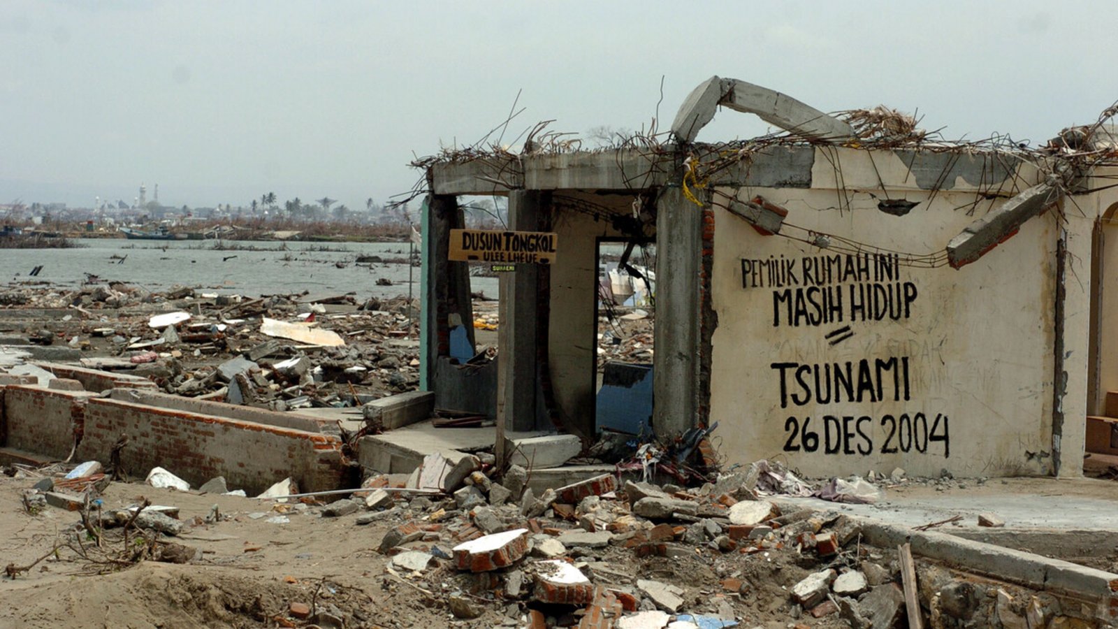 In Aceh hat der Tsunami besonders viele Todesopfer gefordert.Foto: Harald Oppitz/KNA/Harald Oppitz In Aceh hat der Tsunami besonders viele Todesopfer gefordert.Foto: Harald Oppitz/KNA/Harald Oppitz