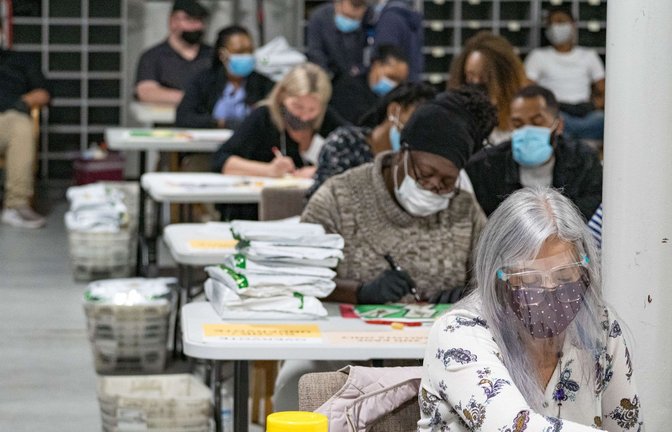 Auszählung von Stimmen 2020 in Georgia – an diesem Bundesstaat hing Joe Bidens Sieg.<span class='image-autor'>Foto: AFP/Megan Varner</span>