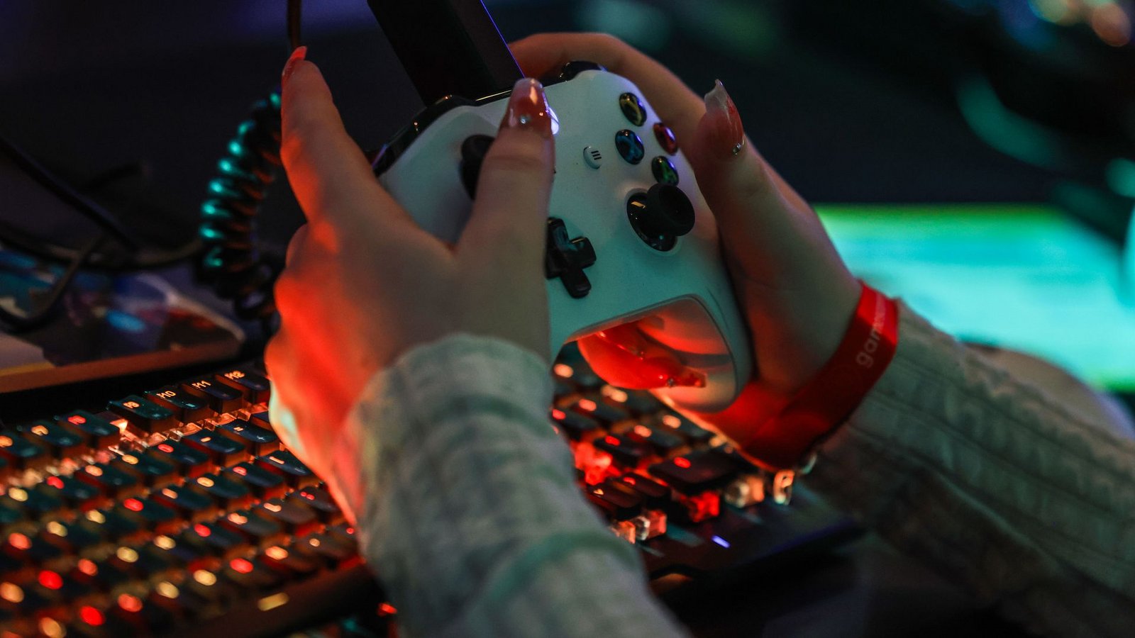 Eine Bürgerinitiative fordert: Einmal gekaufte Videospiele müssen spielbar bleiben. (Symbolbild)Foto: Oliver Berg/dpa Eine Bürgerinitiative fordert: Einmal gekaufte Videospiele müssen spielbar bleiben. (Symbolbild)Foto: Oliver Berg/dpa