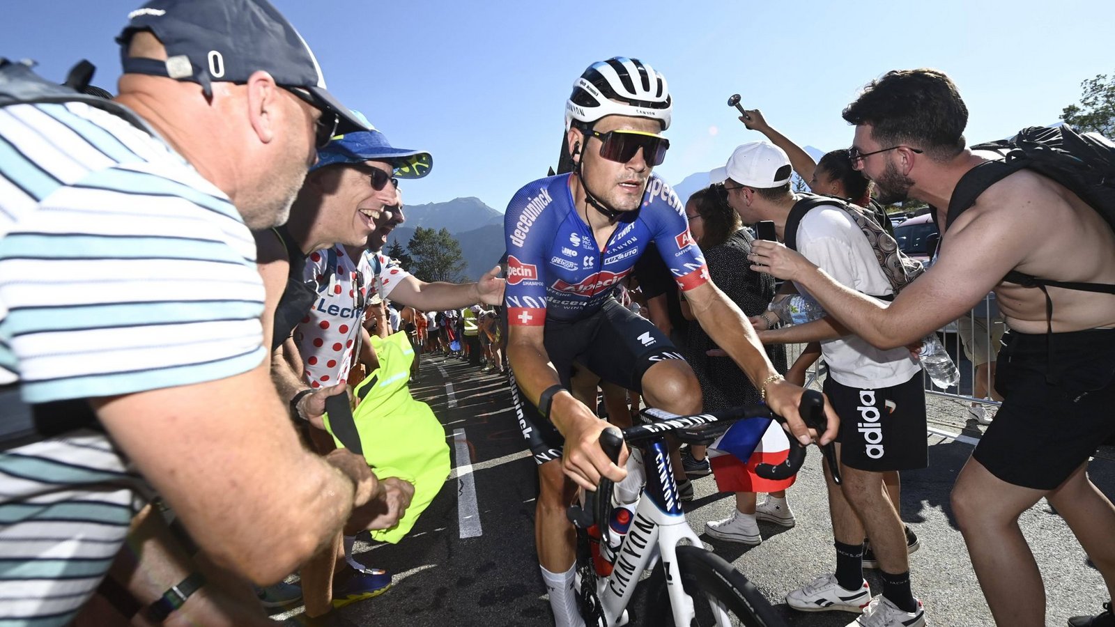 Für Alexander Krieger und sein Team ist die Tour de France jetzt schon ein Erfolg.Foto: imago//Nico Vereecken