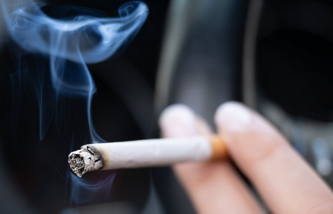 Deutschland bekommt in den WHO-Berichten über Fortschritte im Kampf gegen Tabak und Nikotin meist schlechte Noten. (Symbolbild)<span class='image-autor'>Foto: Sebastian Kahnert/dpa</span>