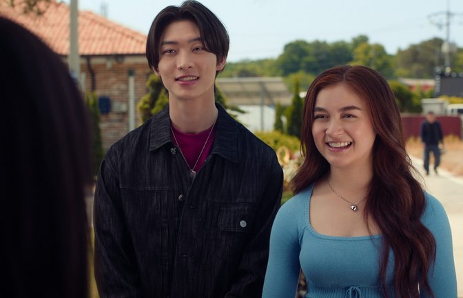 Sang Heon Lee as Min Ho Moon, Anna Cathcart as Kitty Song Covey.<span class='image-autor'>Foto: Courtesy of Netflix</span>