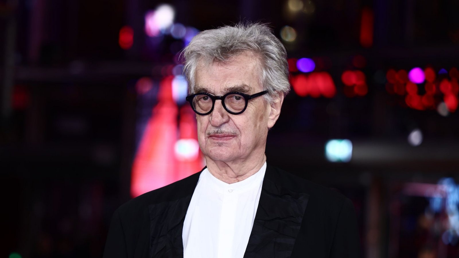 Regisseur Wim Wenders hat angekündigt, seinen Film "Falsche Bewegung" vorerst zurückzuziehen. (Archivbild)Foto: Christoph Soeder/dpa