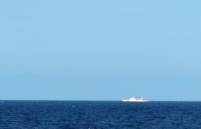 Die taiwanische Küstenwache hat das Foto eines chinesischen Schiffs rund 40 Kilometer vor der Küste veröffentlicht.<span class='image-autor'>Foto: AFP/HANDOUT</span>