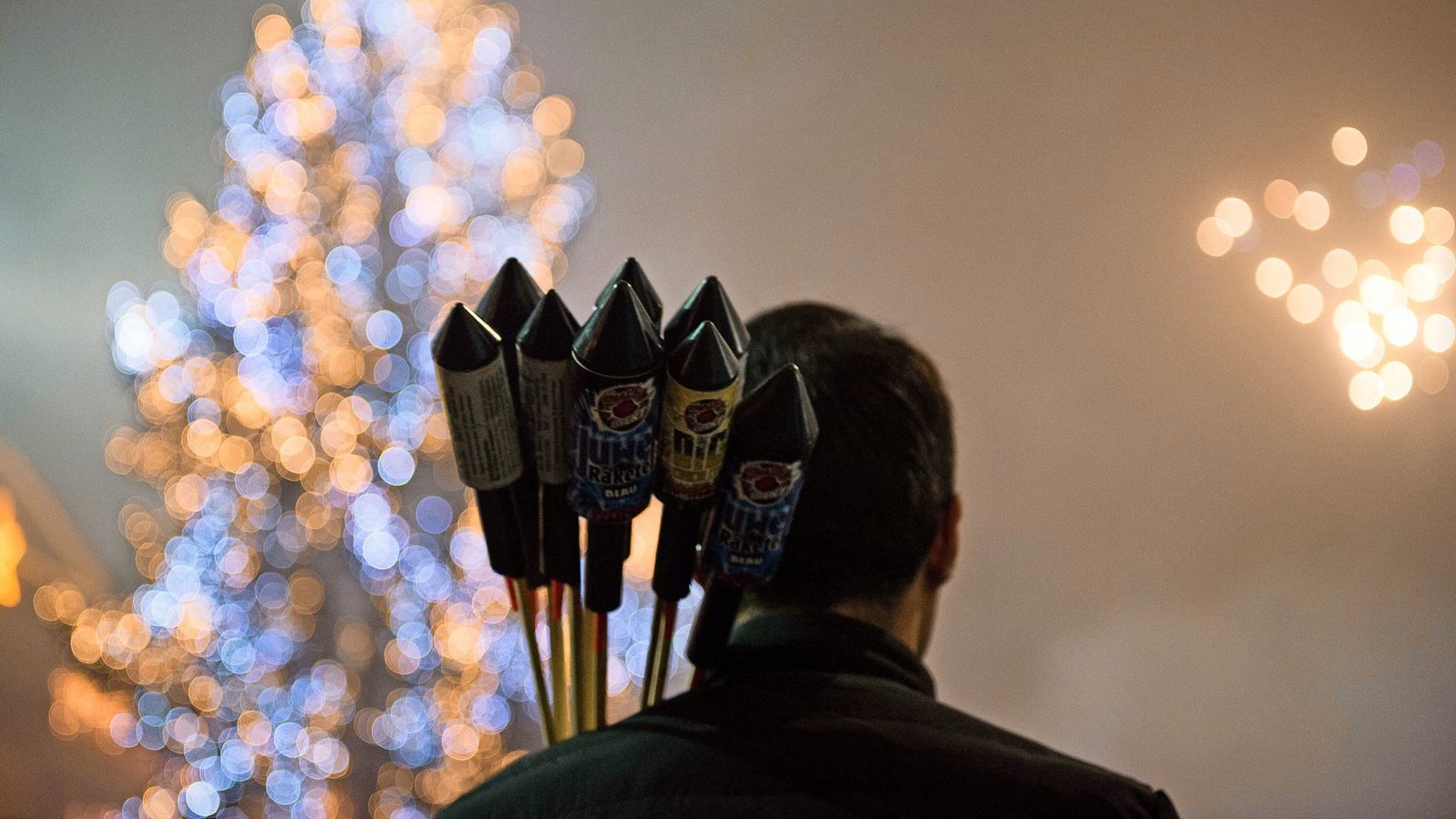 Die meisten Menschen in Deutschland wollen inzwischen auf Feuerwerkskörper an Silvester verzichten (Archivfoto).Foto: picture alliance/dpa/Lino Mirgeler Die meisten Menschen in Deutschland wollen inzwischen auf Feuerwerkskörper an Silvester verzichten (Archivfoto).Foto: picture alliance/dpa/Lino Mirgeler