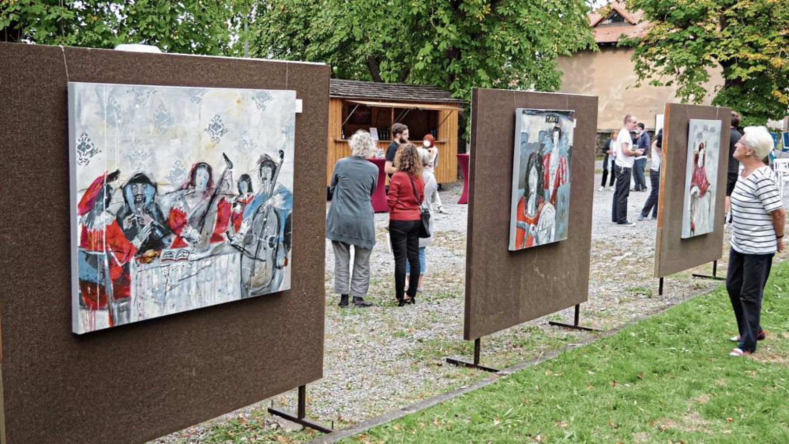 Bereits am ersten Tag war die Ausstellung mit rund 100 Besuchern gut frequentiert. Fotos: Friedrich Bereits am ersten Tag war die Ausstellung mit rund 100 Besuchern gut frequentiert. Fotos: Friedrich