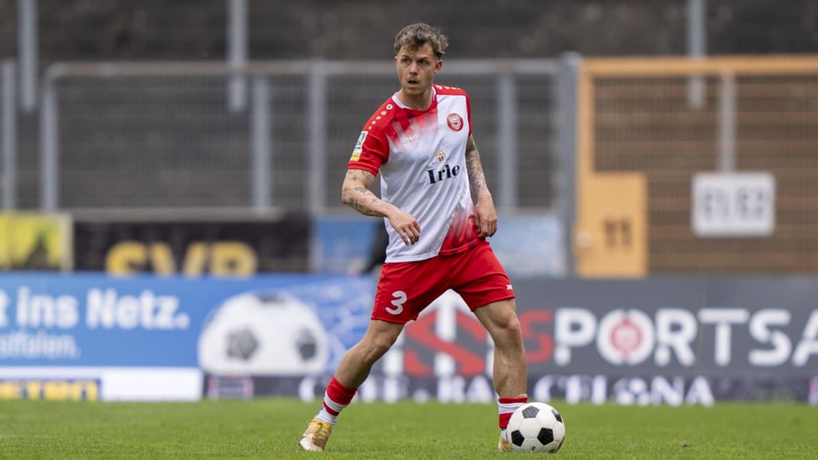 David Kammerbauer spielte in der Saison 2025/26 für die SF Siegen – ab sofort ist der 29-Jährige für den SGV Heilbronn-Freiberg am Ball.IMAGO/HMB-Media David Kammerbauer spielte in der Saison 2025/26 für die SF Siegen – ab sofort ist der 29-Jährige für den SGV Heilbronn-Freiberg am Ball.IMAGO/HMB-Media