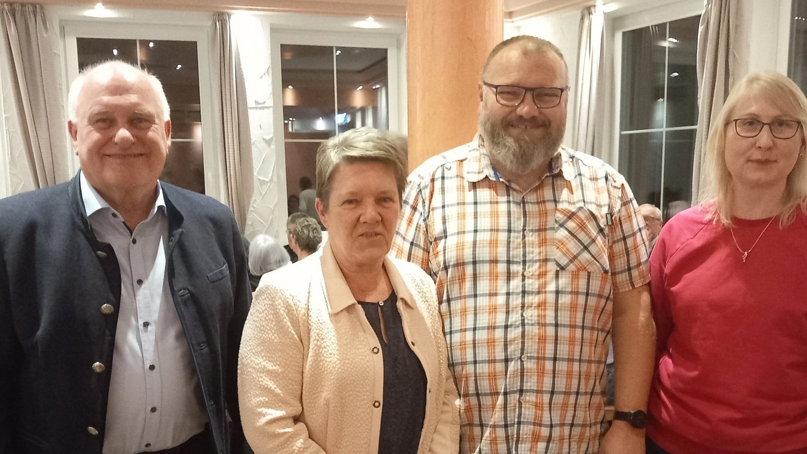 Freuen sich auf ein erfolgreiches Heimatfest 2025: SKS-Vorsitzender Heiner Bierbrodt (v.l.), die wiedergewählte Schriftführerin Elli Binkele, der ebenfalls bestätigte stellvertretende Vorsitzende Matthias Jauß und die neue Finanzreferentin Olga Wallner.  Foto: Glemser