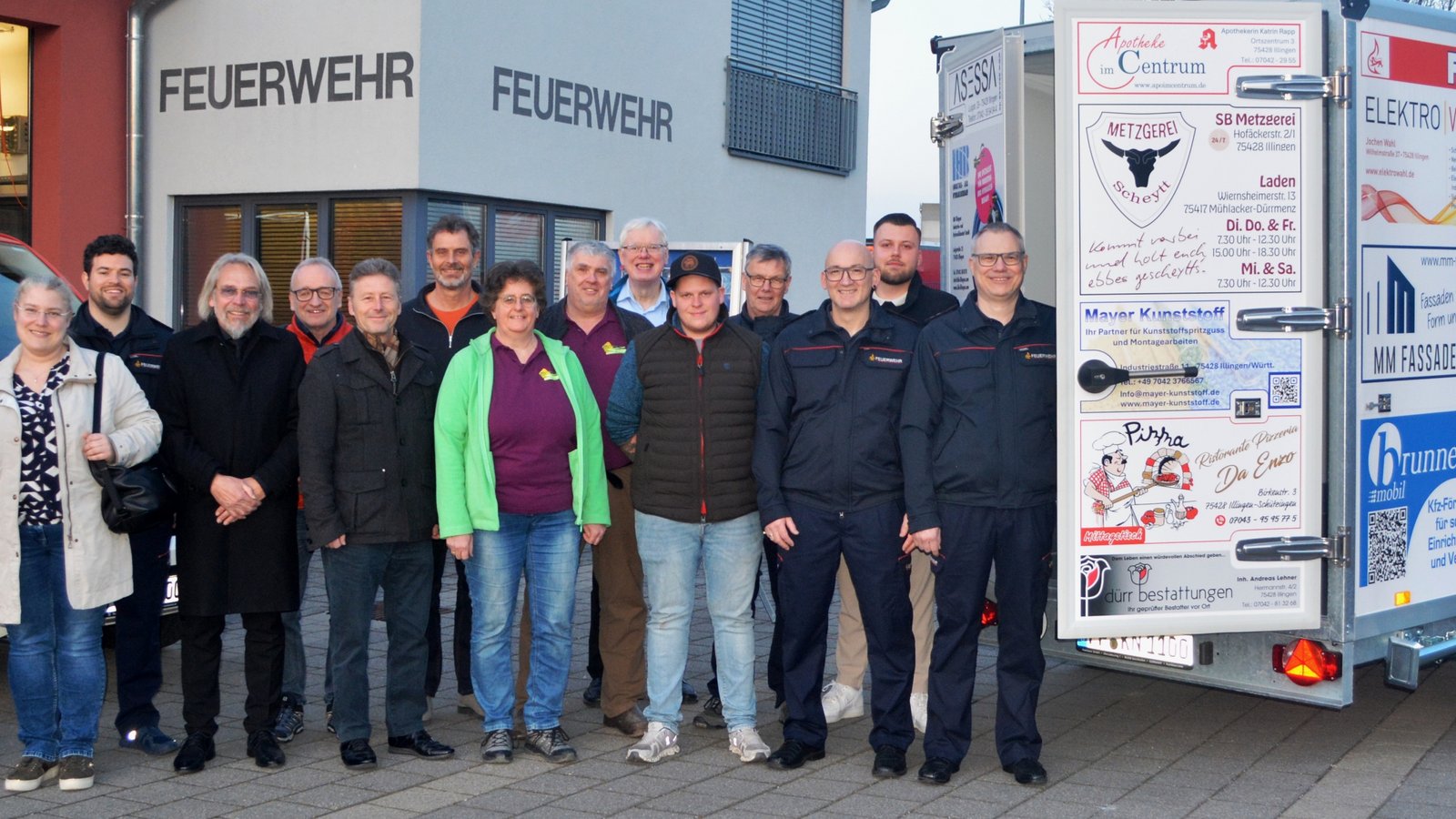 Gute Stimmung: die Spendenübergabe. Foto: Stahlfeld Gute Stimmung: die Spendenübergabe. Foto: Stahlfeld