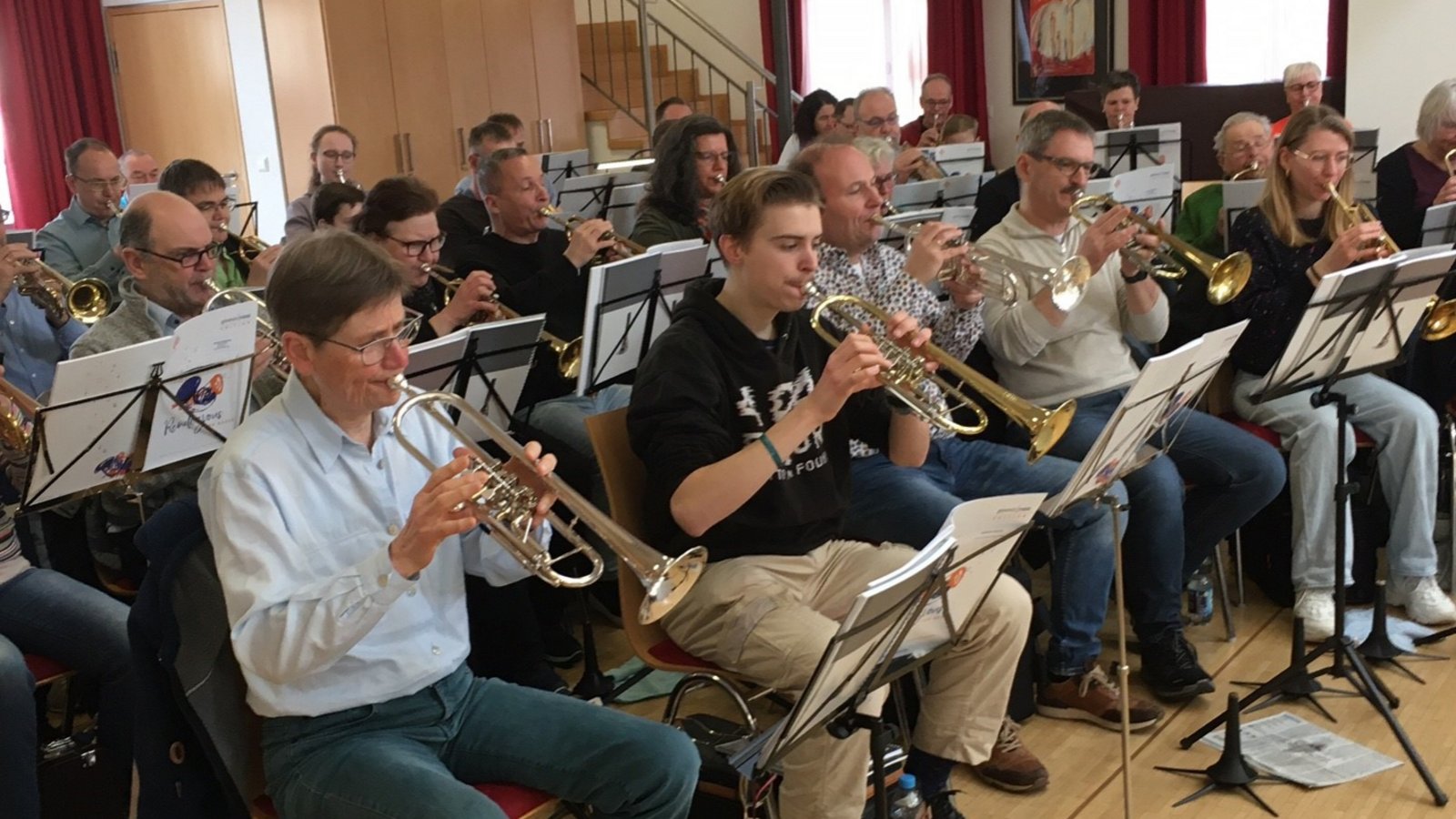 Bläsertag der Posaunenchöre Ungefähr 100 Bläser/innen aus dem gesamten Kirchenbezirk Vaihingen haben sich am vergangenen Samstag im Sersheimer Gemeindehaus getroffen Foto: p