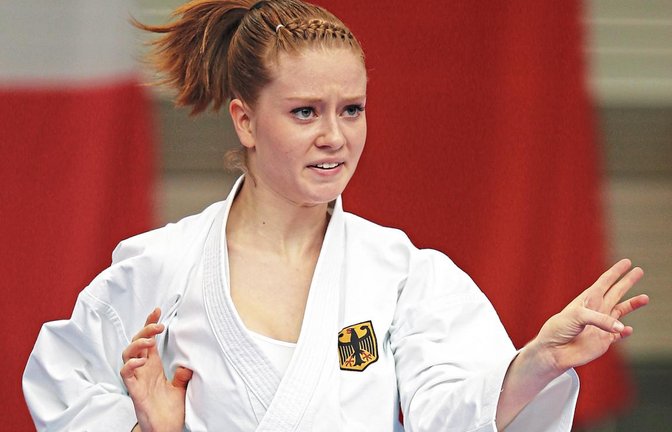 Lena Mayer ist in die nationale Spitze in der Disziplin Kata vorgestoßen, obwohl sie sich im Training selbst organisieren muss. Foto: Archiv/Küppers