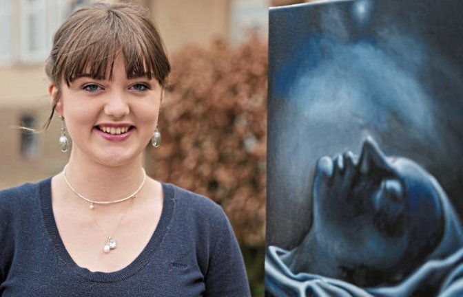 Die Sachsenheimer Abiturientin Caroline Ulmar hat die Bildmotive zum diesjährigen Schüler-Kreuzweg am Lichtenstern-Gymnasium entworfen.  Foto: p