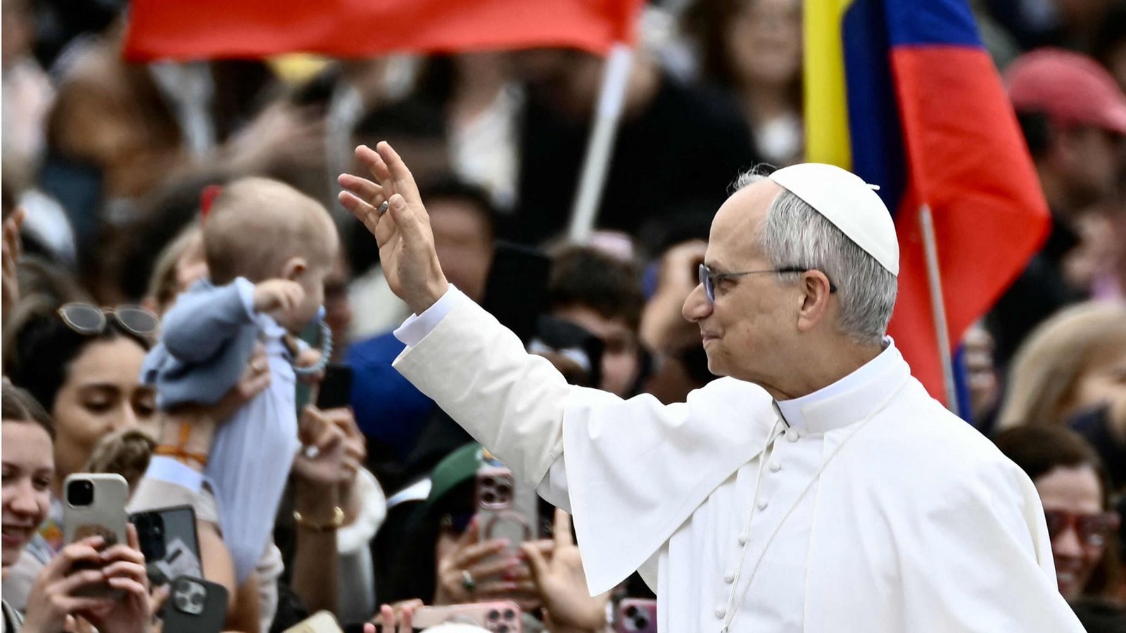Papst Leo XIV. hat den Kirchenstaat als möglichen Verhandlungsort ins Spiel gebrachtFoto: Filippo Monteforfte/AFP