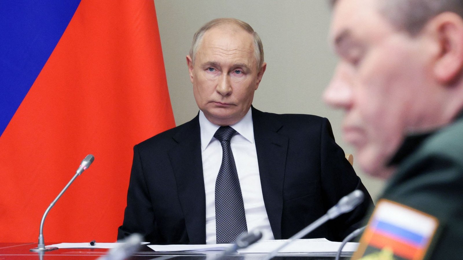 Russlands Präsident Putin sieht die Nato „im Krieg“ mit Russland sollte der Westen dem Einsatz weitreichender Waffen zustimmen. (Archivbild)Foto: AFP/GAVRIIL GRIGOROV