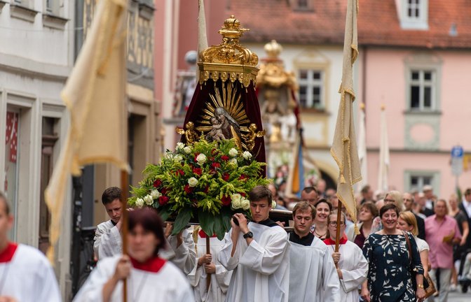 Fronleichnams-Prozession in Bamberg.<span class='image-autor'>Foto: Nicolas Armer/dpa</span>