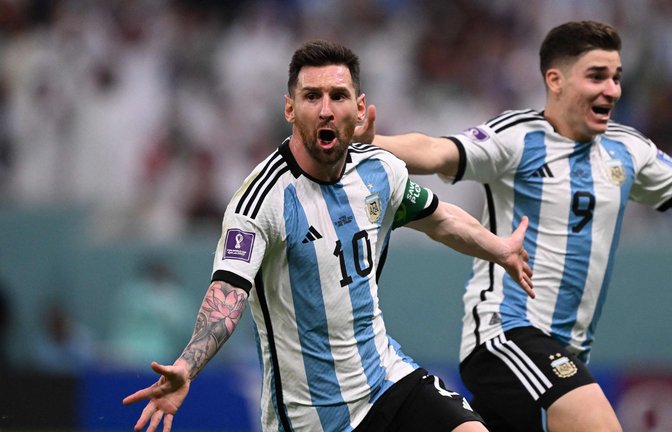 Lionel Messi jubelt über sein 1:0.<span class='image-autor'>Foto: AFP/KIRILL KUDRYAVTSEV</span>