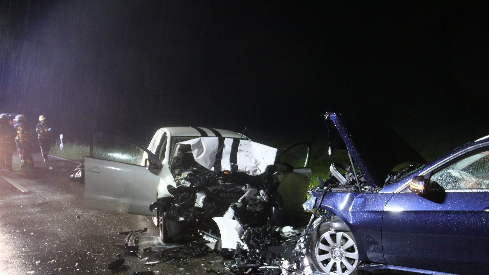 Am Mittwochabend kommt es zwischen Hohenhaslach und Sachsenheim zu einem schweren Unfall. 	Foto: Rücker