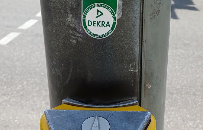 Auch die Standsicherheit von Masten wird geprüft, hier in Vaihingen.  <span class='image-autor'>Foto: Rücker</span>