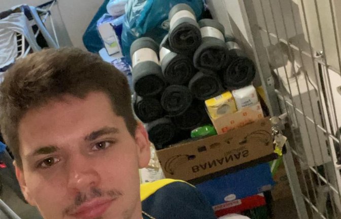 Der Berufsschüler Dennis Mayer im Waschkeller. Dort sammelte er Spenden.