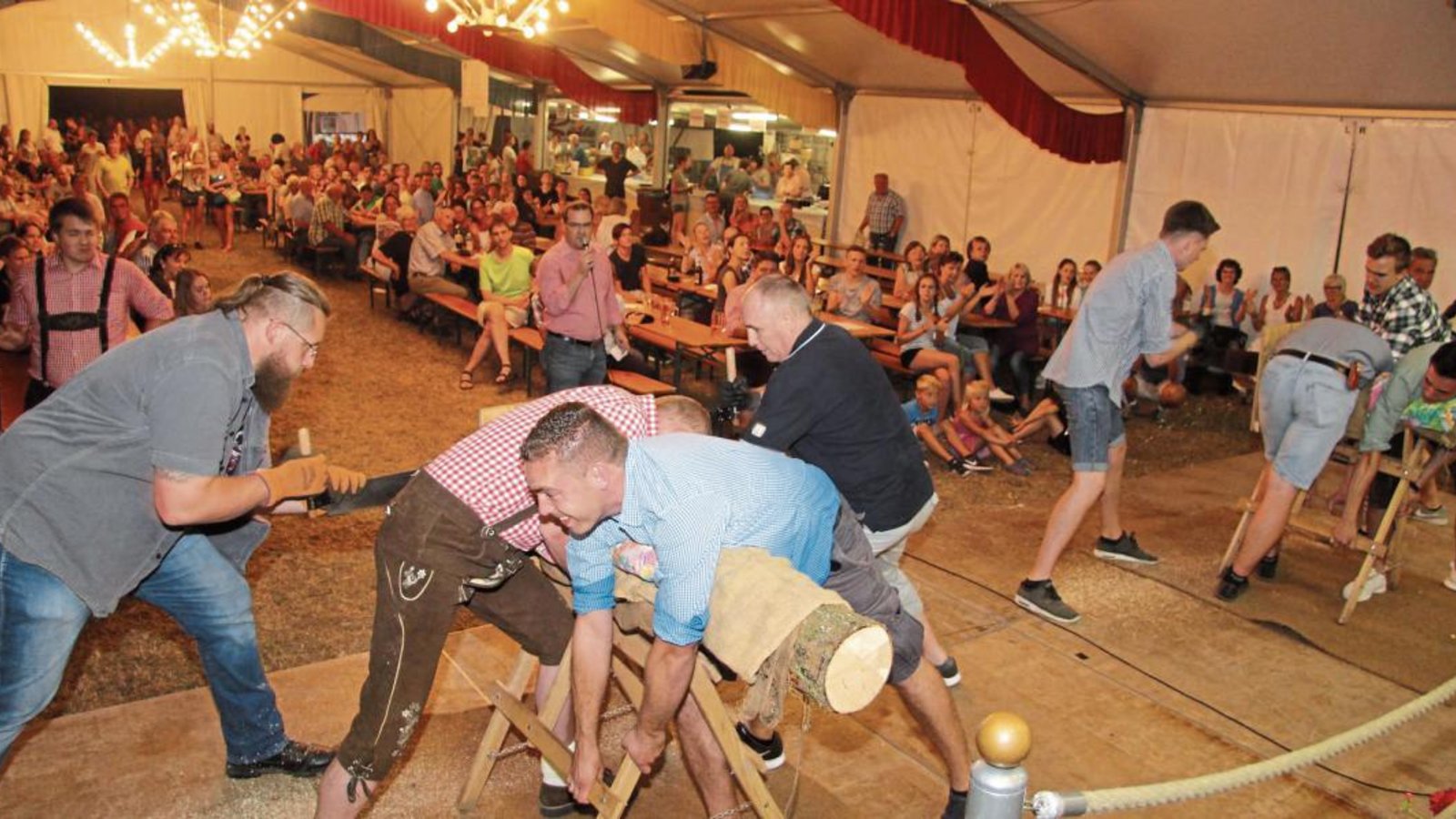 Dem drittplatzierten Team um Bürgermisterkandidat Wittendorfer (blaukariertes Hemd) unterlag auch nur die MV-Jugend. Fotos: Gergen Dem drittplatzierten Team um Bürgermisterkandidat Wittendorfer (blaukariertes Hemd) unterlag auch nur die MV-Jugend. Fotos: Gergen