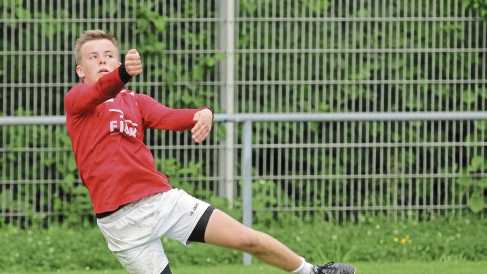 Für Nils Hantke und die U-18-Faustballer wäre es eine riesige Enttäuschung, wenn sie sich nicht für die DM qualifizieren. Foto: Archiv/Nachreiner Für Nils Hantke und die U-18-Faustballer wäre es eine riesige Enttäuschung, wenn sie sich nicht für die DM qualifizieren. Foto: Archiv/Nachreiner
