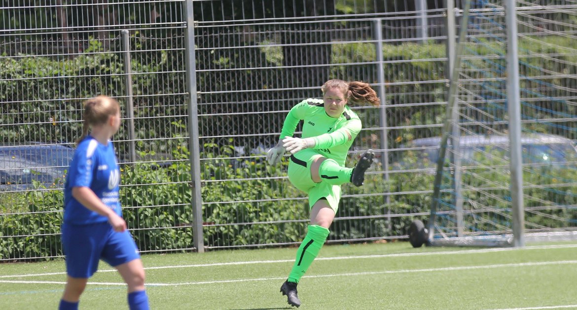 Fussball, Frauen, Diana Saric (rechts), SV Horrheim, Foto: Dittrich