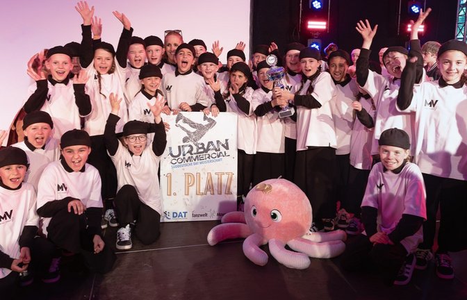 Großer Jubel herrscht bei den Mini Vibez über den ersten Platz. <span class='image-autor'>Foto: privat</span>