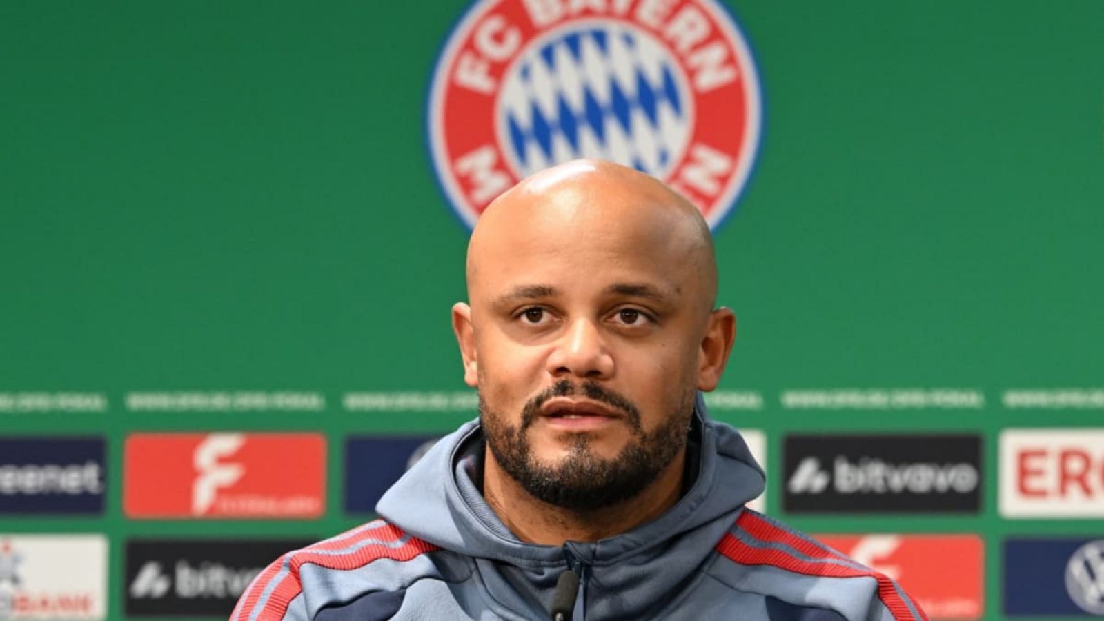 Der FC Bayern München trifft in einem Testspiel auf Wehen Wiesbaden.Soeren Stache/dpa Der FC Bayern München trifft in einem Testspiel auf Wehen Wiesbaden.Soeren Stache/dpa