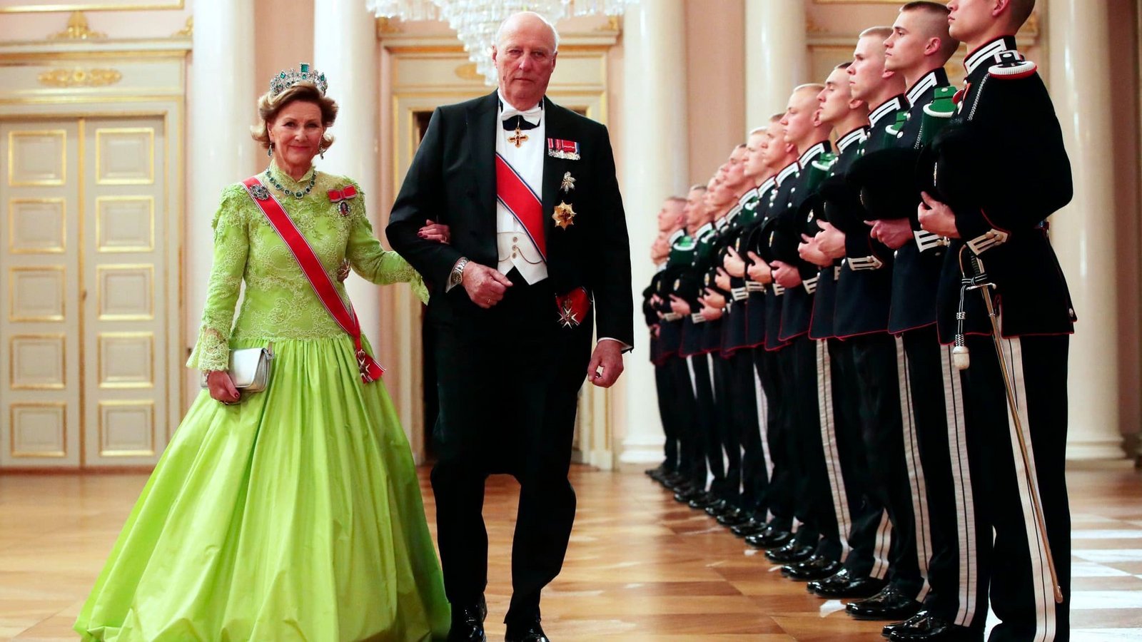 Eine ganz große Liebe: Königin Sonja und König Harald V. (Archivbild)Haakon Mosvold Larsen/NTB scanpix via AP/dpa Eine ganz große Liebe: Königin Sonja und König Harald V. (Archivbild)Haakon Mosvold Larsen/NTB scanpix via AP/dpa