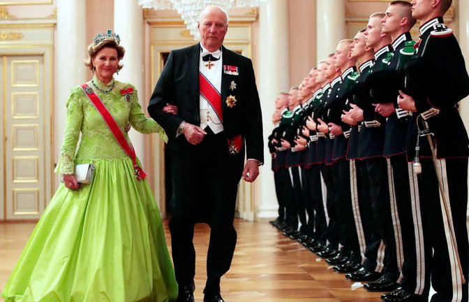 Eine ganz große Liebe: Königin Sonja und König Harald V. (Archivbild)<span class='image-autor'>Haakon Mosvold Larsen/NTB scanpix via AP/dpa</span>