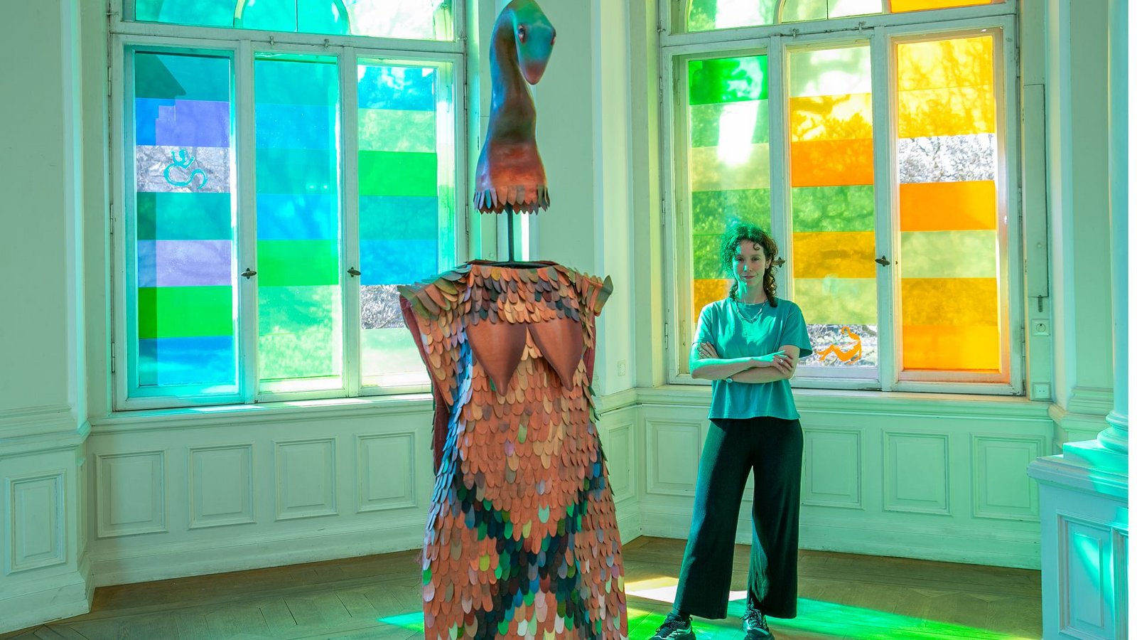 Das Schlangenkostüm der Künstlerin Ivana de Vivanco in der Villa Merkel.Foto: Roberto Bulgrin