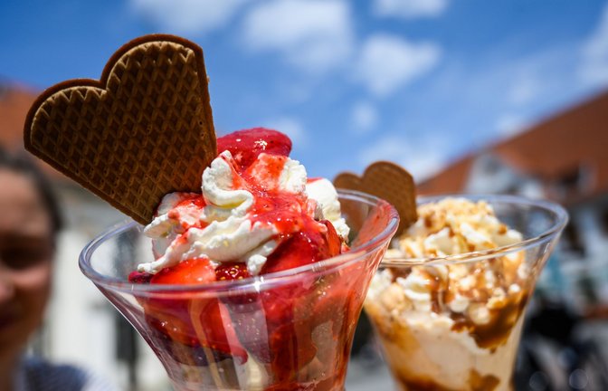 In die Verbrauchsstatistik floss neben dem Markeneis auch  solches aus Eisdielen und Softeis ein.  (Symbolbild)<span class='image-autor'>Foto: dpa/Christophe Gateau</span>