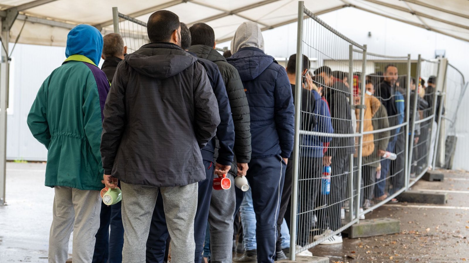 Immer noch kommen viele Flüchtlinge nach Deutschland. DerFoto: dpa/Stefan Puchner Immer noch kommen viele Flüchtlinge nach Deutschland. DerFoto: dpa/Stefan Puchner